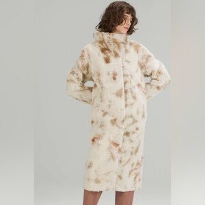 Lululemon Lab Textured Fleece Coat in
Diamond Dye Light Ivory Bronze Size: 12